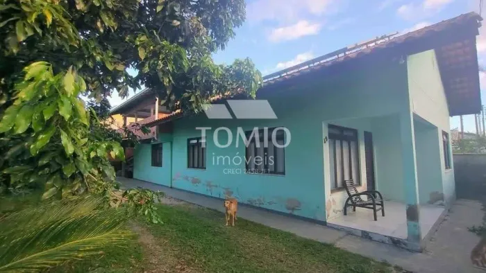 Casa com 4 quartos à Venda, Centro - Ilhota