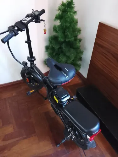 Vendo uma bicicleta elétrica aceito cartão divido com acréscimo da máquina