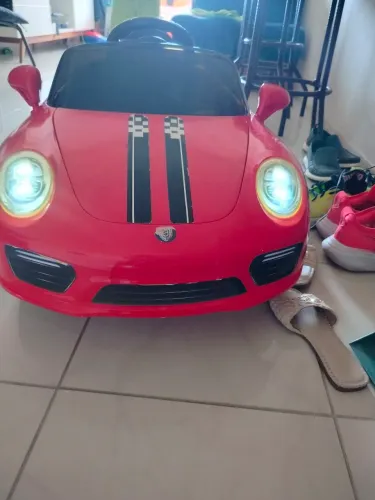 Carrinho elétrico com controle remoto