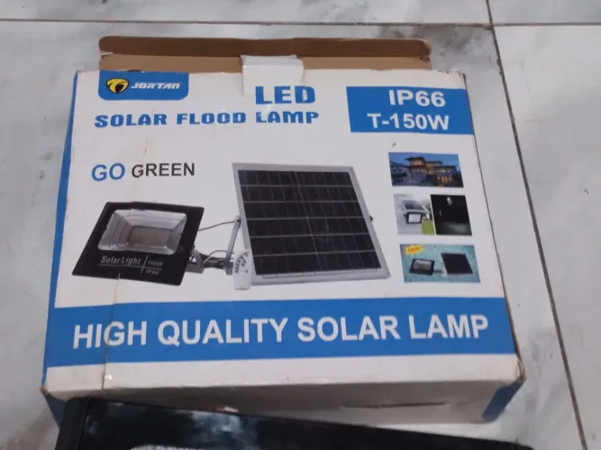Refletor solar IP66 de 150w novo, só o refletor