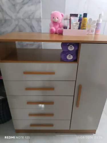Cômoda semi nova 350