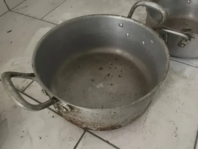 Panela - Caçarola de 35cm / 11 litros USADA em bom estado