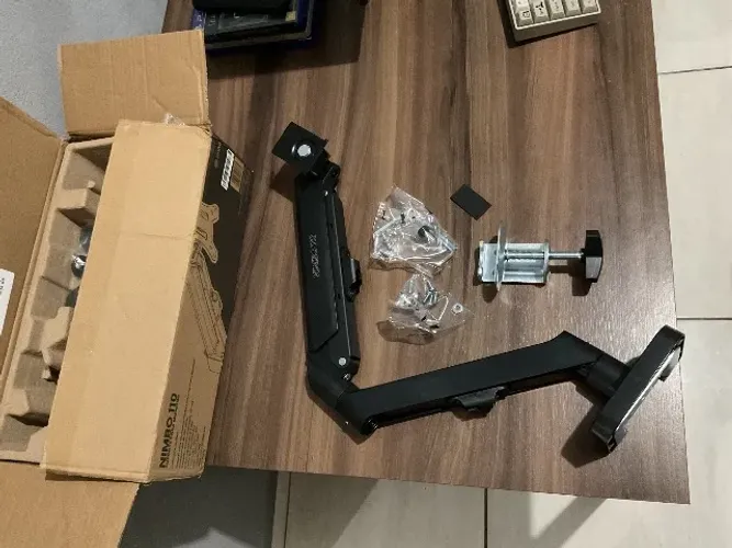 Suporte articulado monitor