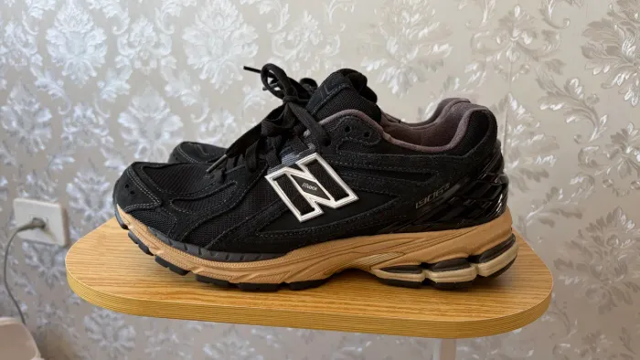 Tênis New Balance 1906R - tamanho 42