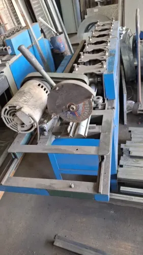 Máquina para Fabricação de Portas Automáticas