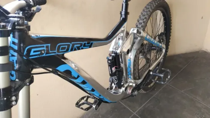 QUADRO GIANT GLORY DOWNHILL