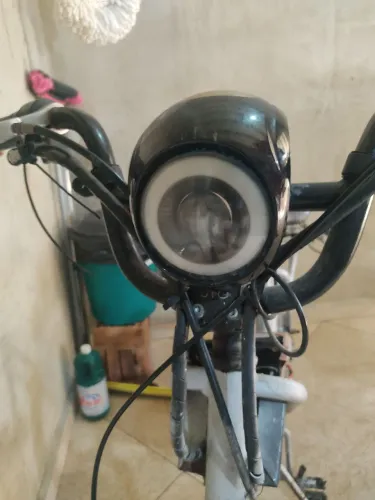 Vendo uma bicicleta elétrica no estado