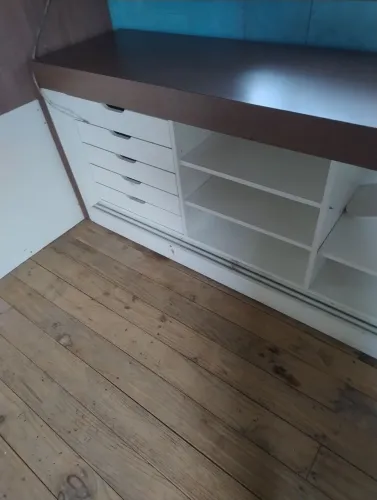 Ótimo balcão em MDF muiito bom muito forte 