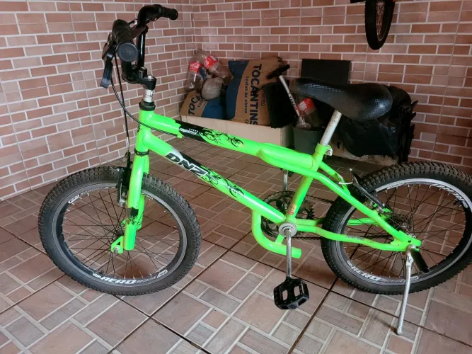 Bicicleta BMX / Freestyle DNZ Verde Limão - Aros Vzan Aero 20