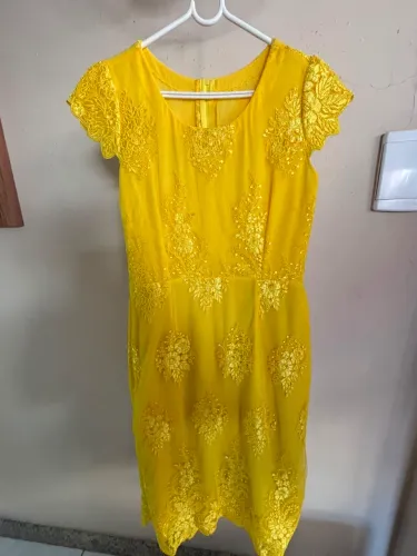 Vendo Vestido Amarelo de Renda