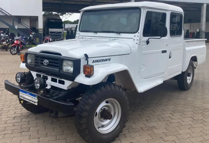 Toyota Band.Picape Chassi Longo Diesel 2000
