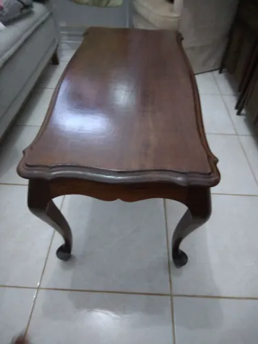 Mesa de centro antiga de madeira