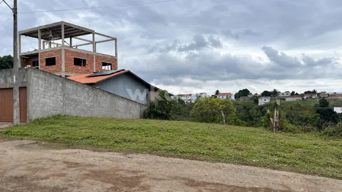 Lote / Terreno em Centro da Serra - Serra
