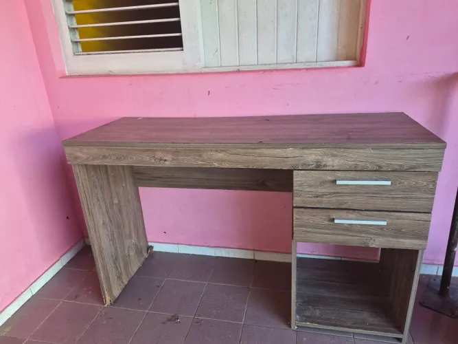 Mesa para Computador/Escrivaninha com 2 Gavetas - Madeira