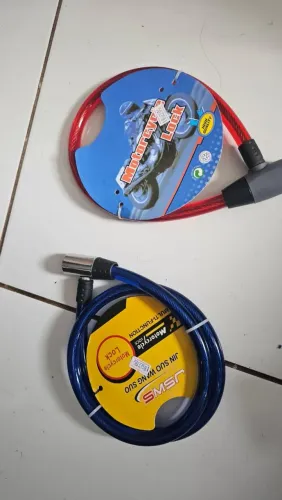 Vendo cadeados ?Motorcycle Lock? vermelho/azul