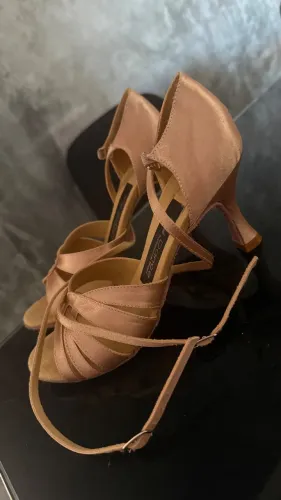 Sandália de dança