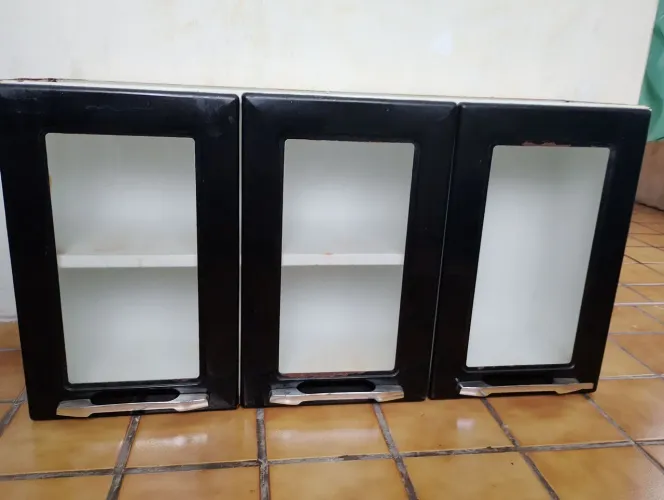 Armário 3 portas em bom estado