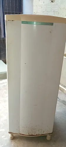 Vendo uma geladeira pra conserto valor (150,00