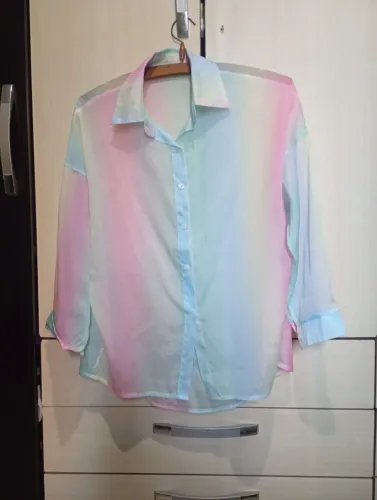 Roupas femininas em lote - ótimo custo-benefício- vestidos, saias, calças e outras peças.