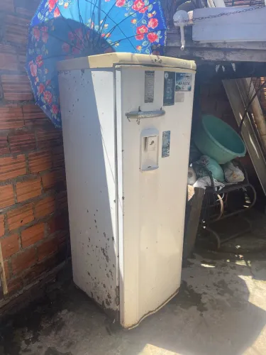 Geladeira eletrolux (leia a legenda)