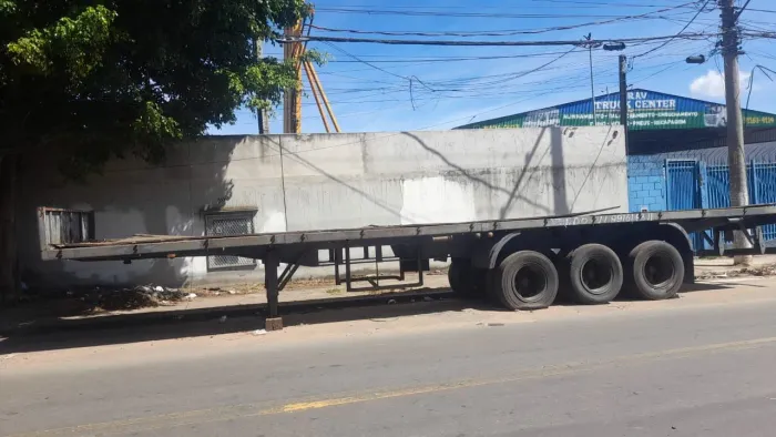 Olha só este SEMI REBOQUE