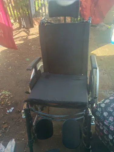 Cadeira de rodas em ótimas condições