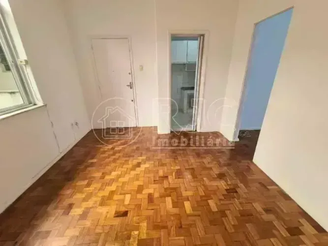 Imóvel para venda possui 35 metros quadrados com 1 quarto em Botafogo - Rio de Janeiro - R