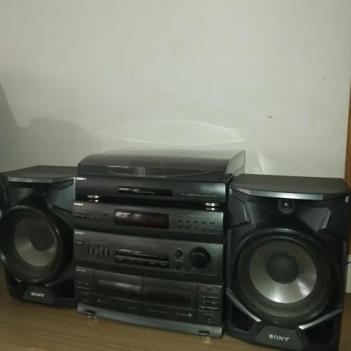 Sony Lbt 65w rms com T.discos Sony ( Leia descrição) Preço fechado.