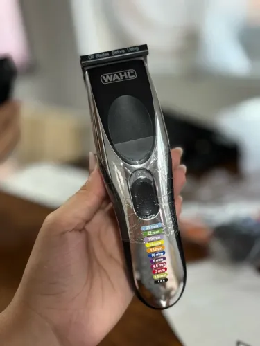 Máquina Cortar Cabelo/Barba Bivolt Wahl Family Cut Pro + Acessórios Cinza/Preto