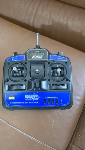 Rádio Transmissor E-Flite 6 Canais CCPM 72MHz para Helicóptero/ Aeromodelo