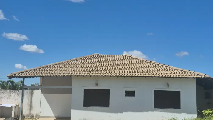Vendo 55m2 de telhas de concreto e ferragens do telhado