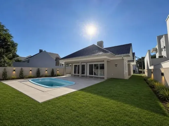 CASA COM PISCINA PARA VENDA 