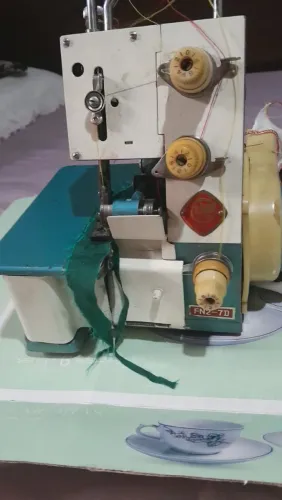 Máquina Overlock FN2-7D - Revisada e Funcionando