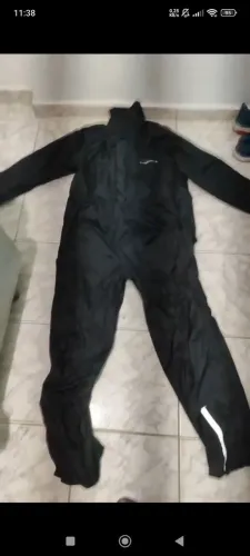 Vendo capa de chuva pantaneiro nova aceito cartão ( juros da maquininha)