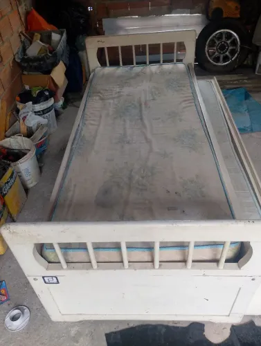 Cama cama dupla com 3 gavetas usada e colchão