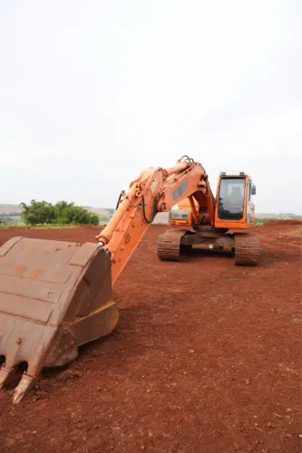 ESCAVADEIRA DOOSAN DX225LCA À VENDA