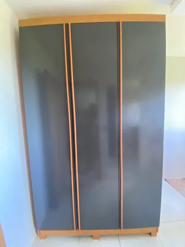 Vendo Roupeiro de Solteiro