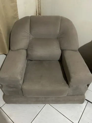 Sofá poltrona uma pessoa. (Entrego passo cartão)