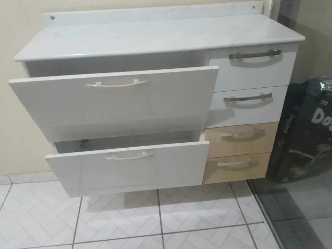 Armarinho de cozinha