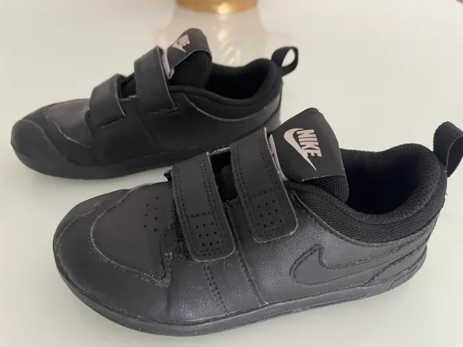Tennis Nike infantil n. 26