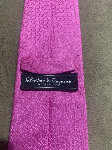 GRAVATA SALVATORE FERRAGAMO NOVA (NUNCA FOI USADA),