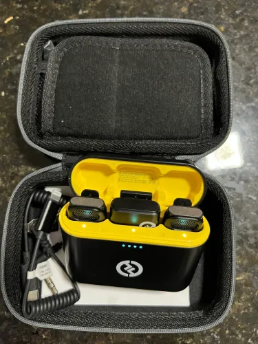 Microfone Sem Fio Hollyland Lark M1 Duo (2 Mics + Case de Carregamento)