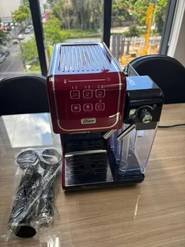Cafeteira Espresso Oster PrimaLatte Touch Red para Cápsula, Pó e Sachê - 220V
