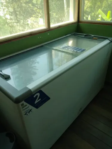 Freezer horizontal tampa de vidro 506L 