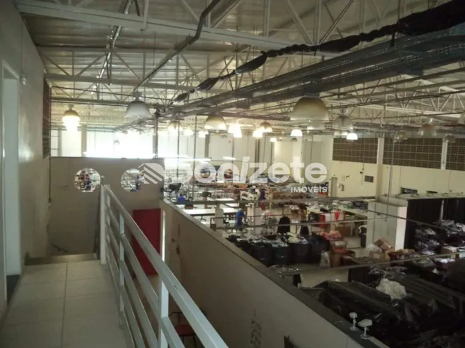Galpão Residencial à Venda em Taboão, São Bernardo do Campo  1.124 m² Interna