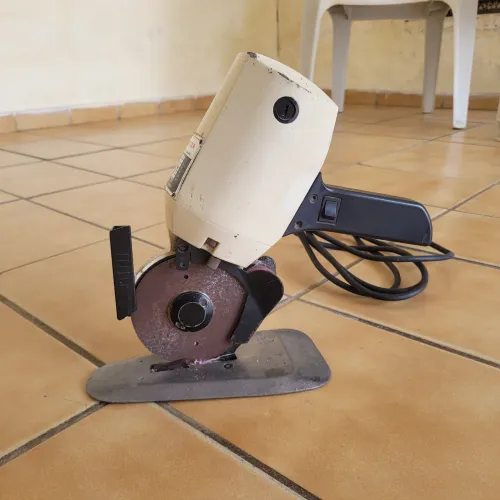 Máquina de corte Singer