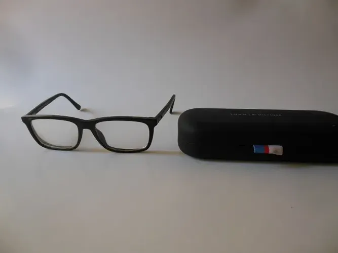 Armação Tommy Hilfiger