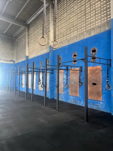Barra Fica de parede ótimo para box e academia. 