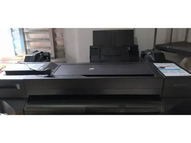 Impressora plotter Hp T120 funcionando precisa trocar cabeça impressão