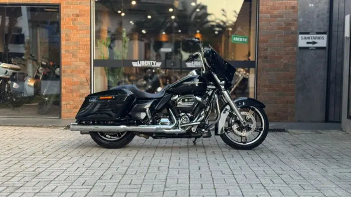 STREET GLIDE SPECIAL FLHXS